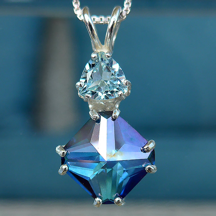 Aqua Aura Mini Magician with Blue Topaz